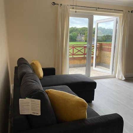 Large, Spacious 3 Bedroom Sleeps 6, Apartment For Contractors And Holidays In Lewisham, Greater London - 1 Free Parking Space & Free Wifi Εξωτερικό φωτογραφία