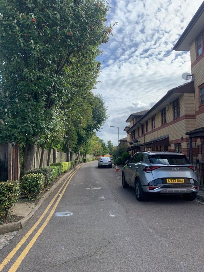 Large, Spacious 3 Bedroom Sleeps 6, Apartment For Contractors And Holidays In Lewisham, Greater London - 1 Free Parking Space & Free Wifi Εξωτερικό φωτογραφία