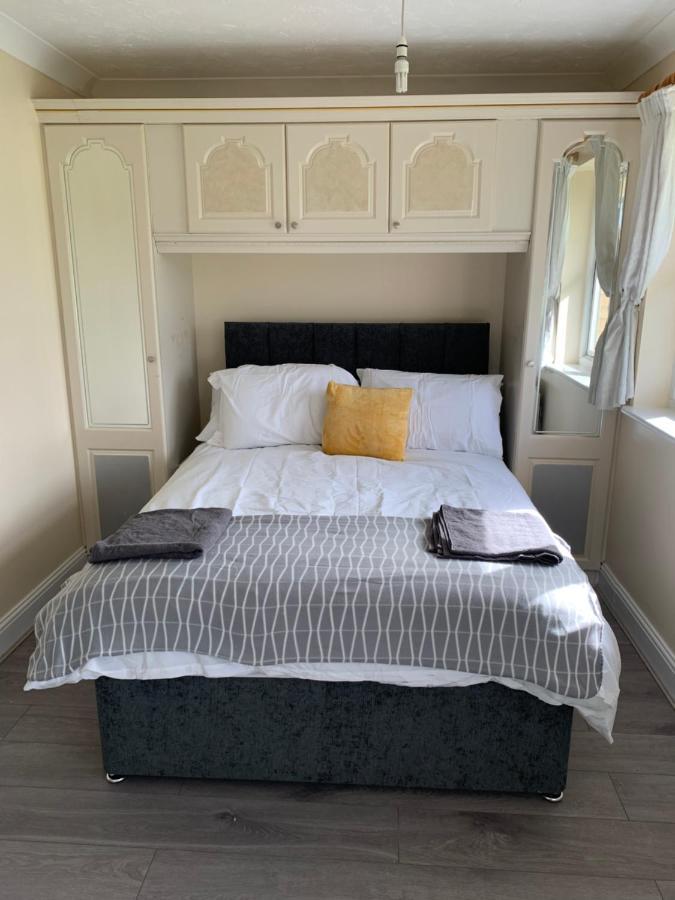 Large, Spacious 3 Bedroom Sleeps 6, Apartment For Contractors And Holidays In Lewisham, Greater London - 1 Free Parking Space & Free Wifi Εξωτερικό φωτογραφία