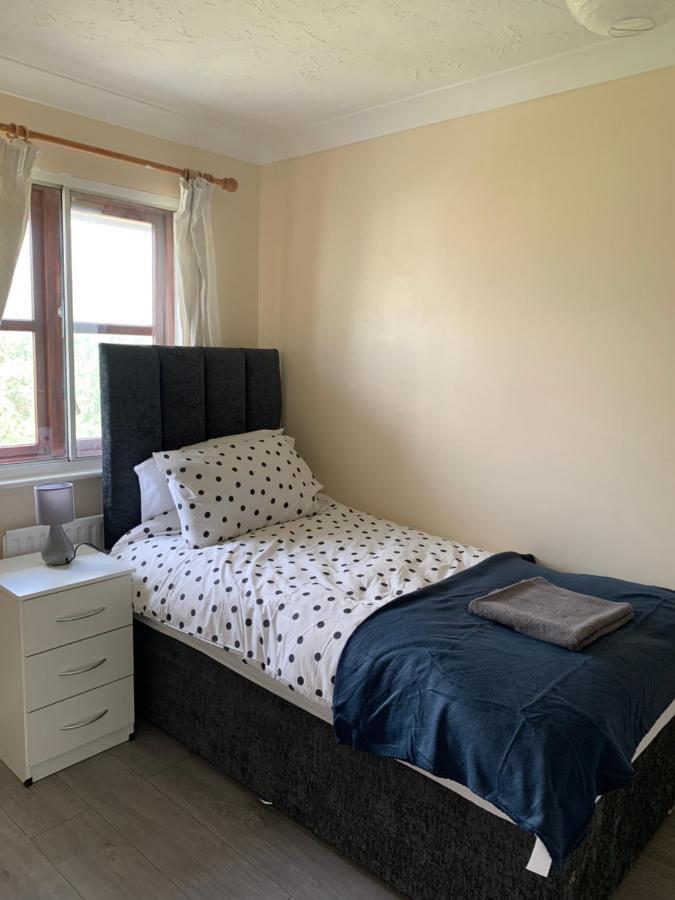 Large, Spacious 3 Bedroom Sleeps 6, Apartment For Contractors And Holidays In Lewisham, Greater London - 1 Free Parking Space & Free Wifi Εξωτερικό φωτογραφία