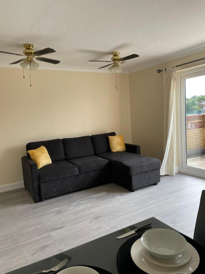 Large, Spacious 3 Bedroom Sleeps 6, Apartment For Contractors And Holidays In Lewisham, Greater London - 1 Free Parking Space & Free Wifi Εξωτερικό φωτογραφία